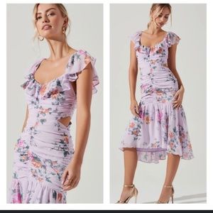NWOT! ASTR THE LABEL Devereaux 
Lavender Floral Ruched Ruffle Dress Sz. XL